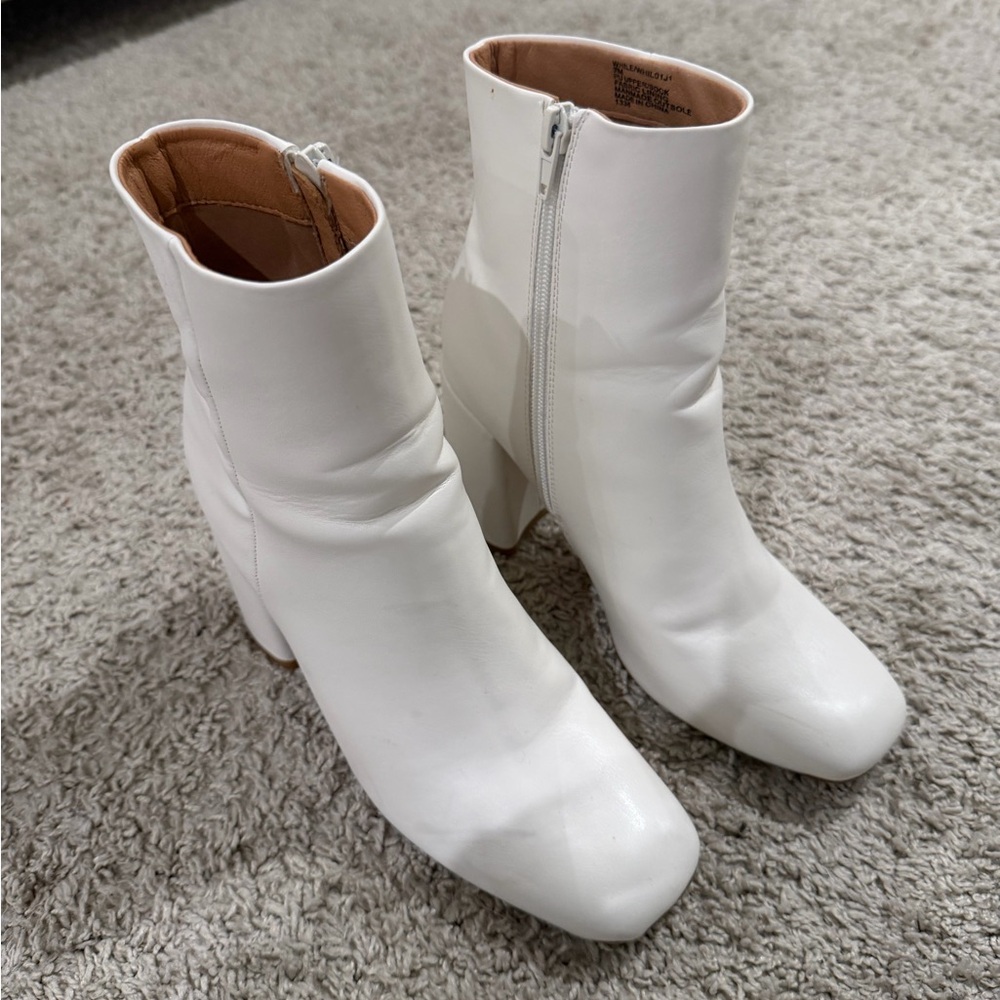 Women's White Ankle Boots with Side Zip